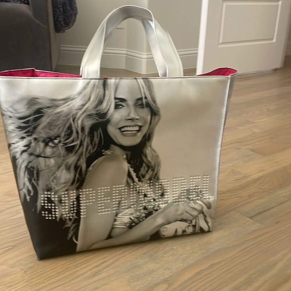 Victoria’s Secret Supermodel Bag-Beautiufl!